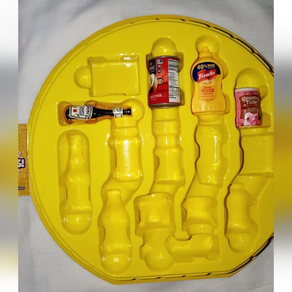 :* Surprise Brands Collector's Case Series 2, 1 mini toy, 8 Exclusive Mini foods - Picture 5 of 5